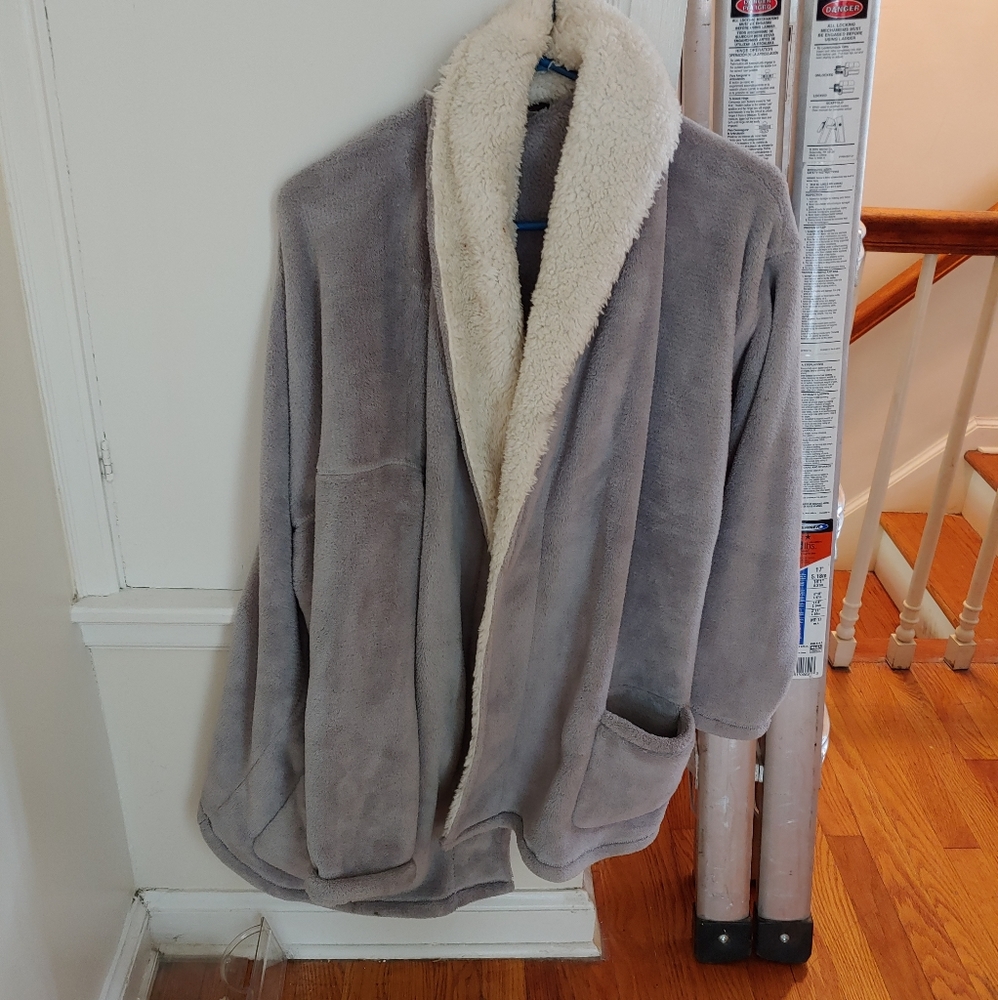 Women's lavender Sherpa sweater/duster/robe